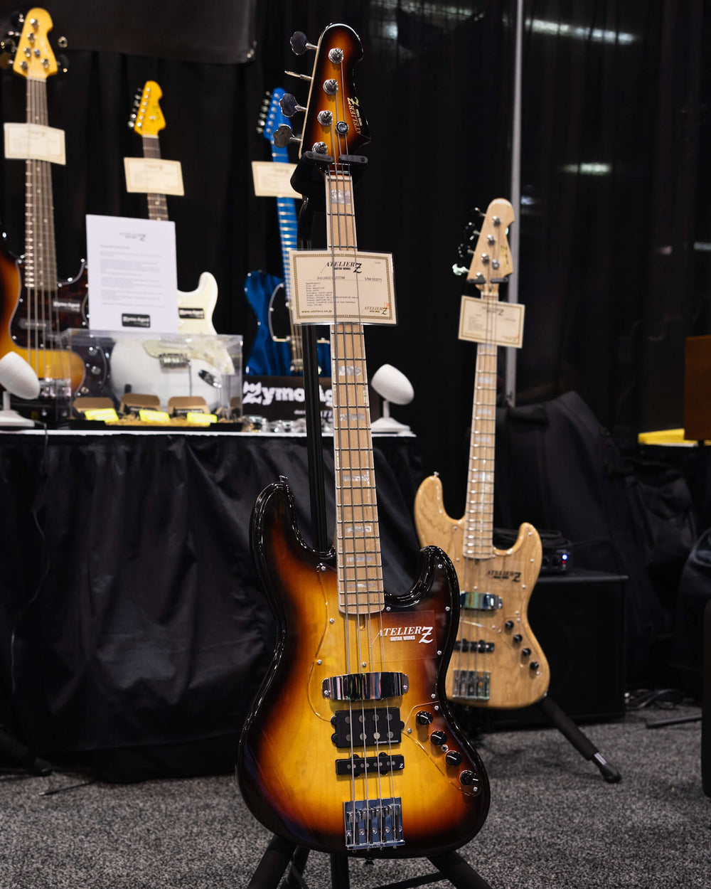 Atelier Z JHJ-M245 3-Tone Sunburst NAMM Show 2024 - Bajo Eléctrico | Friends, we purchased the entire Atelier Z booth at NAMM Show 2024, and this is one of the sample basses that they had that blew people's mind at the show. It's now packed and ready to s