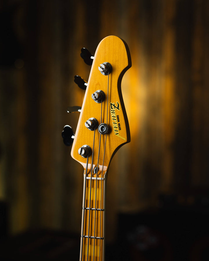Atelier Z M245'70 Vintage Natural 2024 - Bajo Eléctrico | Cuerpo • Model: M245'70• Madera: Ash • Terminación: Vintage Natural Gloss Brazo • Madera: Tinted Maple• Perfil: “C”• Terminación: Matte • String Spacing: 19 mm• Escala: 34” • Nuez: Bone Diapasón •