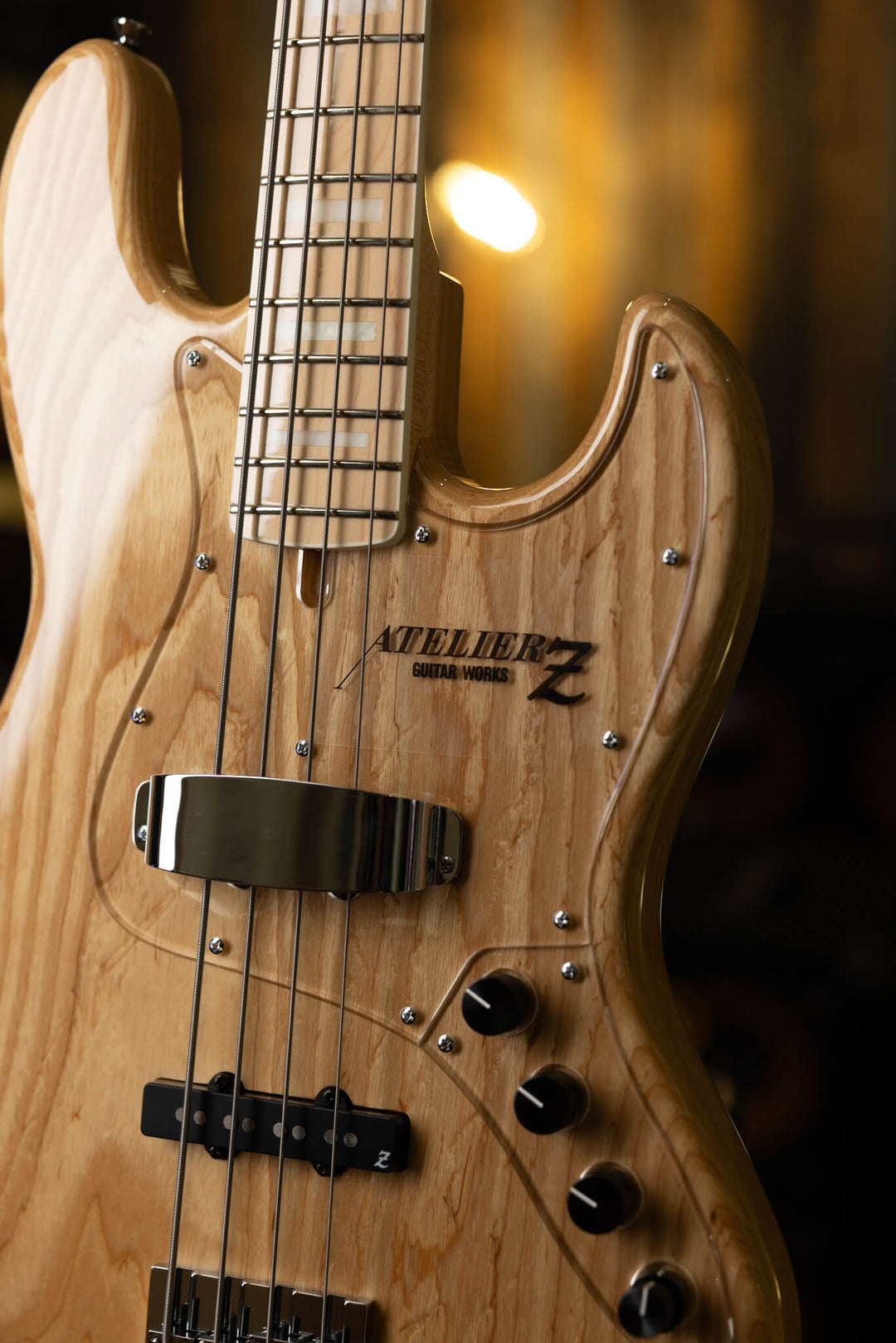 Atelier Z M245 Natural 2024 - Bajo Eléctrico | Friends, we purchased the entire Atelier Z booth at NAMM Show 2024, and this is one of the sample basses that they had that blew people's mind at the show. It's now packed and ready to ship :) Cuerpo • Model: