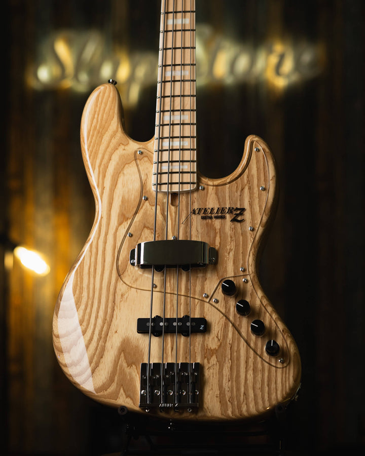Atelier Z M245 Natural 2024 - Bajo Eléctrico | Friends, we purchased the entire Atelier Z booth at NAMM Show 2024, and this is one of the sample basses that they had that blew people's mind at the show. It's now packed and ready to ship :) Cuerpo • Model: