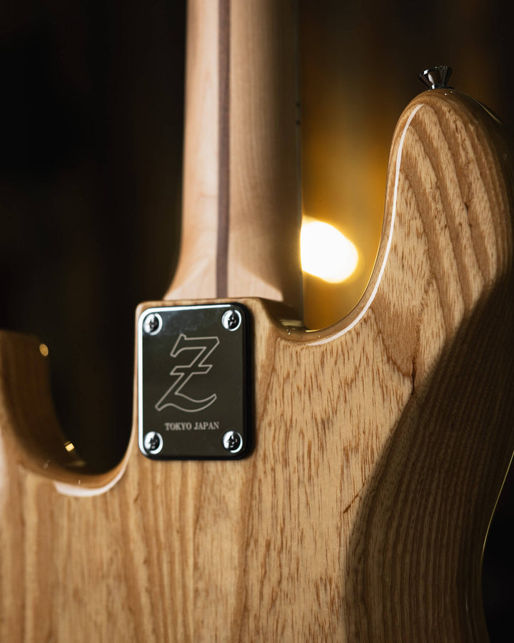Atelier Z M245 Natural 2024 - Bajo Eléctrico | Friends, we purchased the entire Atelier Z booth at NAMM Show 2024, and this is one of the sample basses that they had that blew people's mind at the show. It's now packed and ready to ship :) Cuerpo • Model: