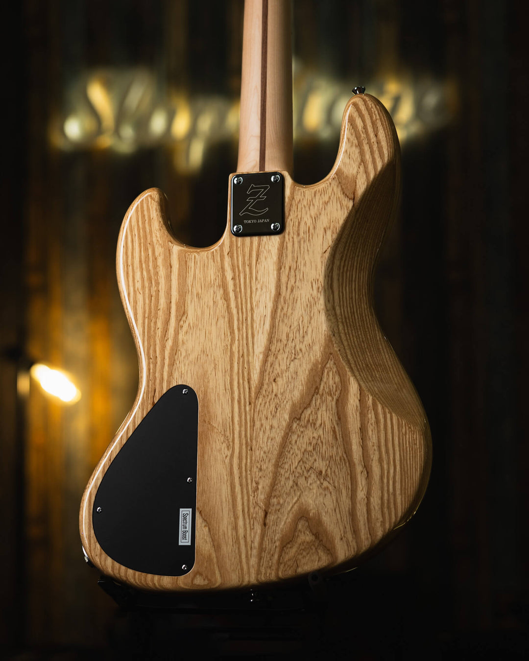 Atelier Z M245 Natural 2024 - Bajo Eléctrico | Friends, we purchased the entire Atelier Z booth at NAMM Show 2024, and this is one of the sample basses that they had that blew people's mind at the show. It's now packed and ready to ship :) Cuerpo • Model: