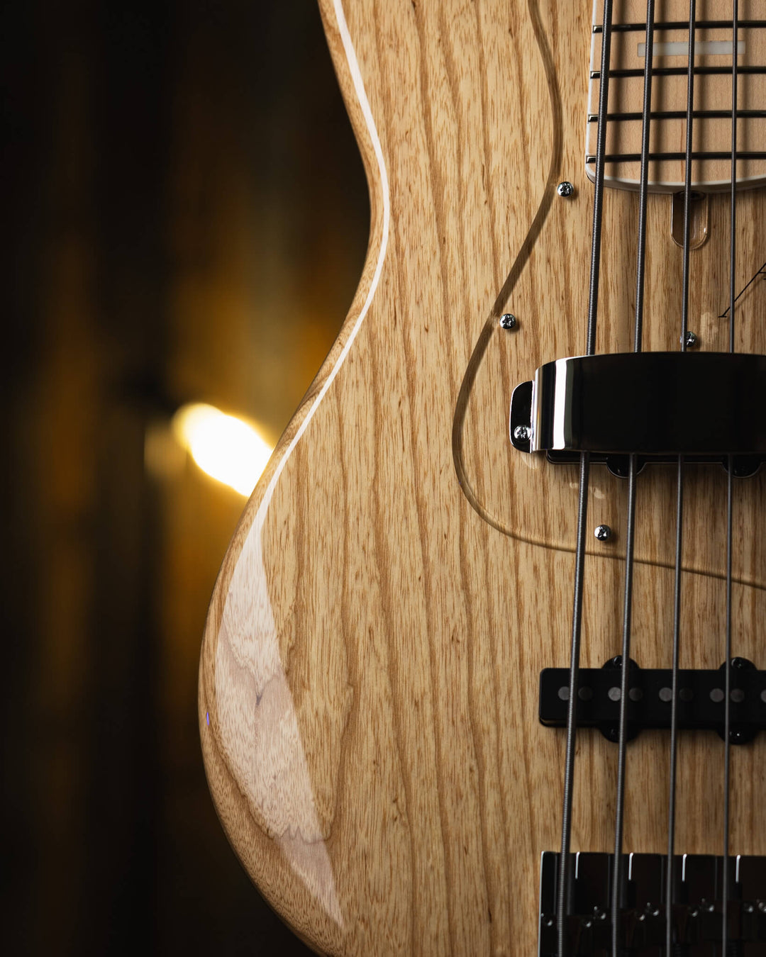 Atelier Z M265 Natural 2024 - Bajo Eléctrico | Diseñados y construidos en Tokyo, Japón, la serie Magnitude de Atelier Z tiene un sonido característico y ortodoxo que se adapta a todos los estilos de música en donde se pueda desempeñar un jazz bass, además