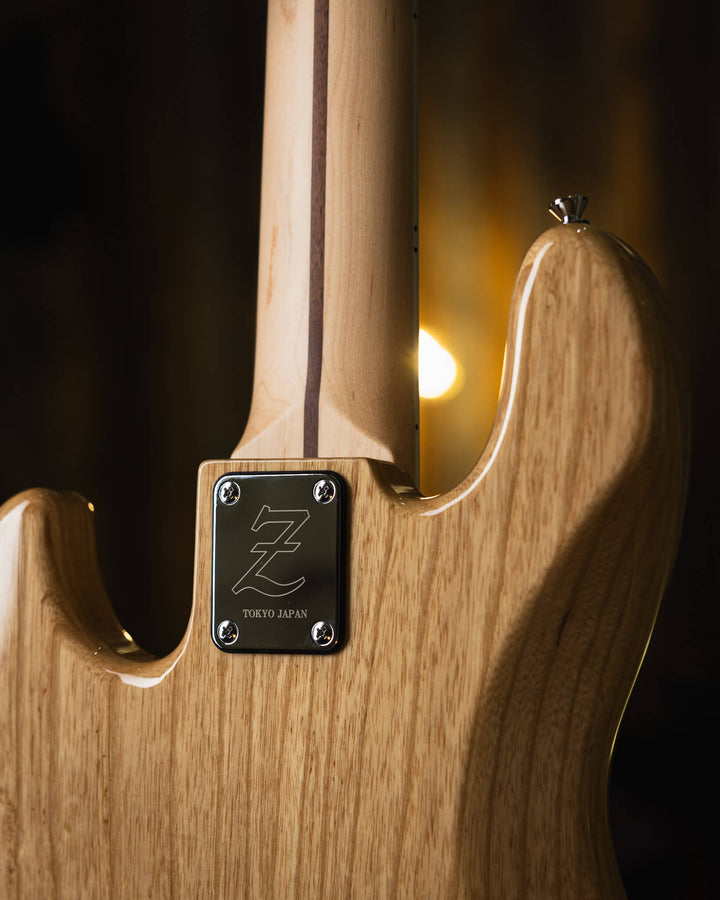 Atelier Z M265 Natural 2024 - Bajo Eléctrico | Diseñados y construidos en Tokyo, Japón, la serie Magnitude de Atelier Z tiene un sonido característico y ortodoxo que se adapta a todos los estilos de música en donde se pueda desempeñar un jazz bass, además
