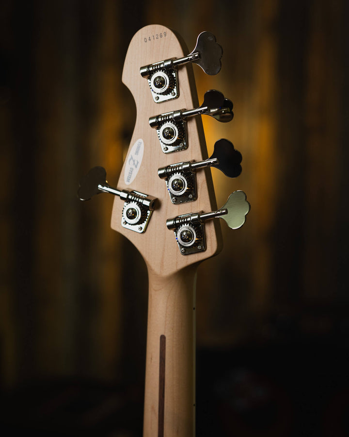 Atelier Z M265 Natural 2024 - Bajo Eléctrico | Diseñados y construidos en Tokyo, Japón, la serie Magnitude de Atelier Z tiene un sonido característico y ortodoxo que se adapta a todos los estilos de música en donde se pueda desempeñar un jazz bass, además