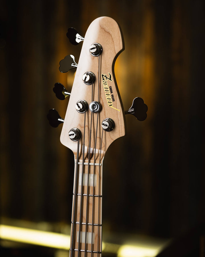 Atelier Z M265 Trans White 2024 - Bajo Eléctrico | Diseñados y construidos en Tokyo, Japón, la serie Magnitude de Atelier Z tiene un sonido característico y ortodoxo que se adapta a todos los estilos de música en donde se pueda desempeñar un jazz bass, ad