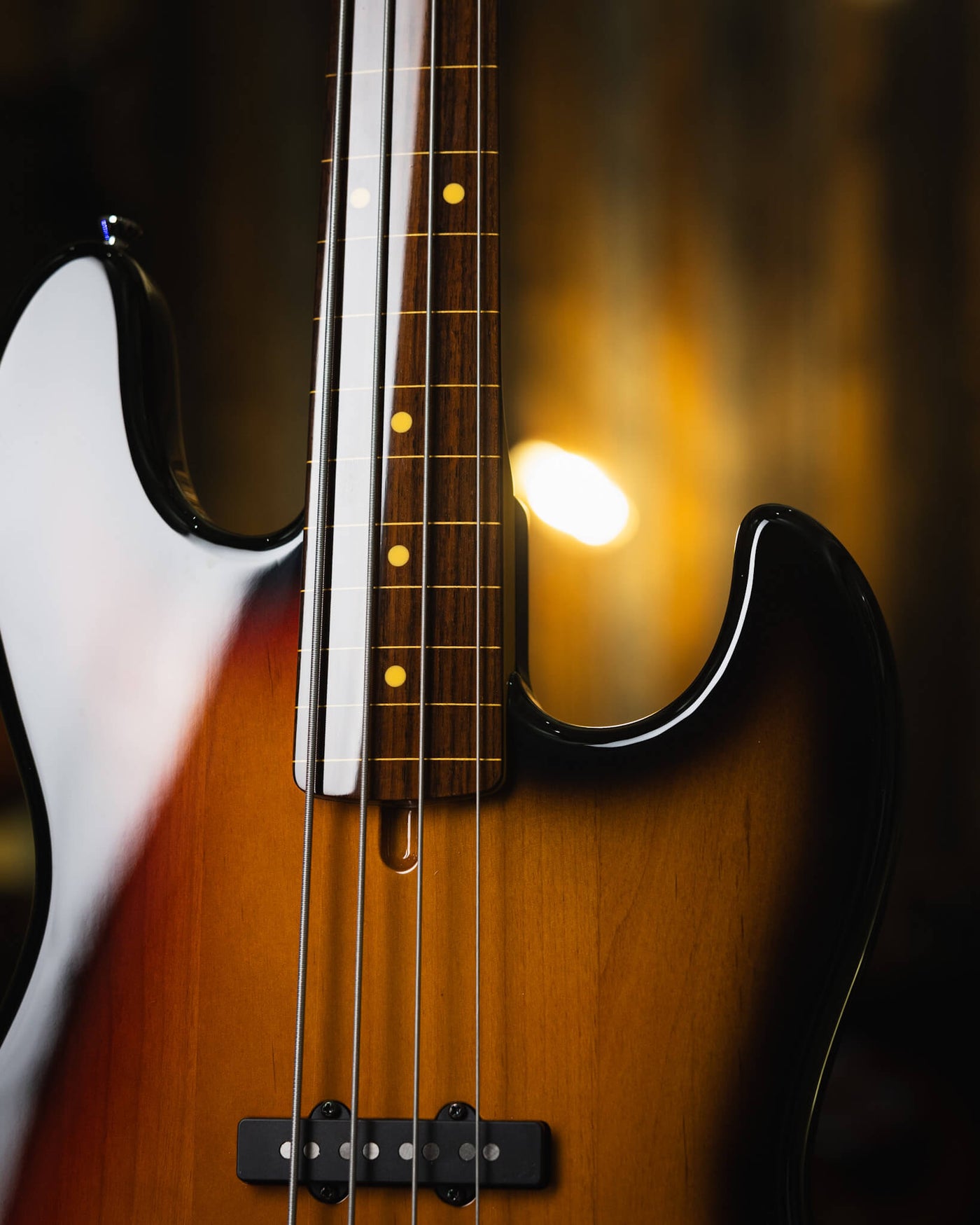 Atelier Z MVT 604 Fretless 3-Tone Burst 2024 - Bajo Eléctrico