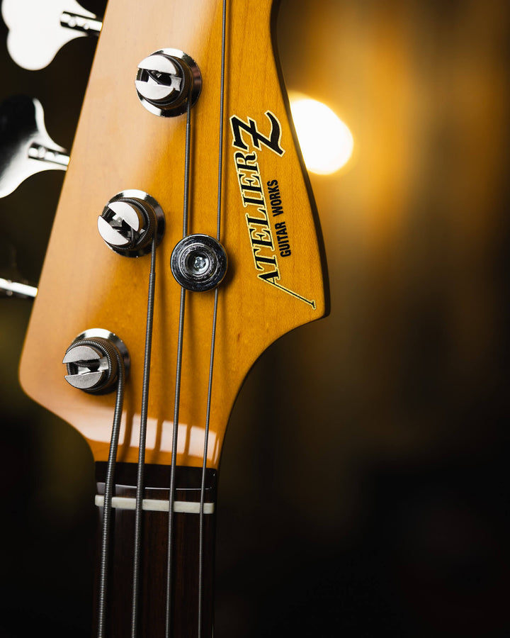 Atelier Z MVT 604 Fretless 3-Tone Burst 2024 - Bajo Eléctrico | Friends, we purchased the entire Atelier Z booth at NAMM Show 2024, and this is one of the sample basses that they had that blew people's mind at the show. It's now packed and ready to ship :