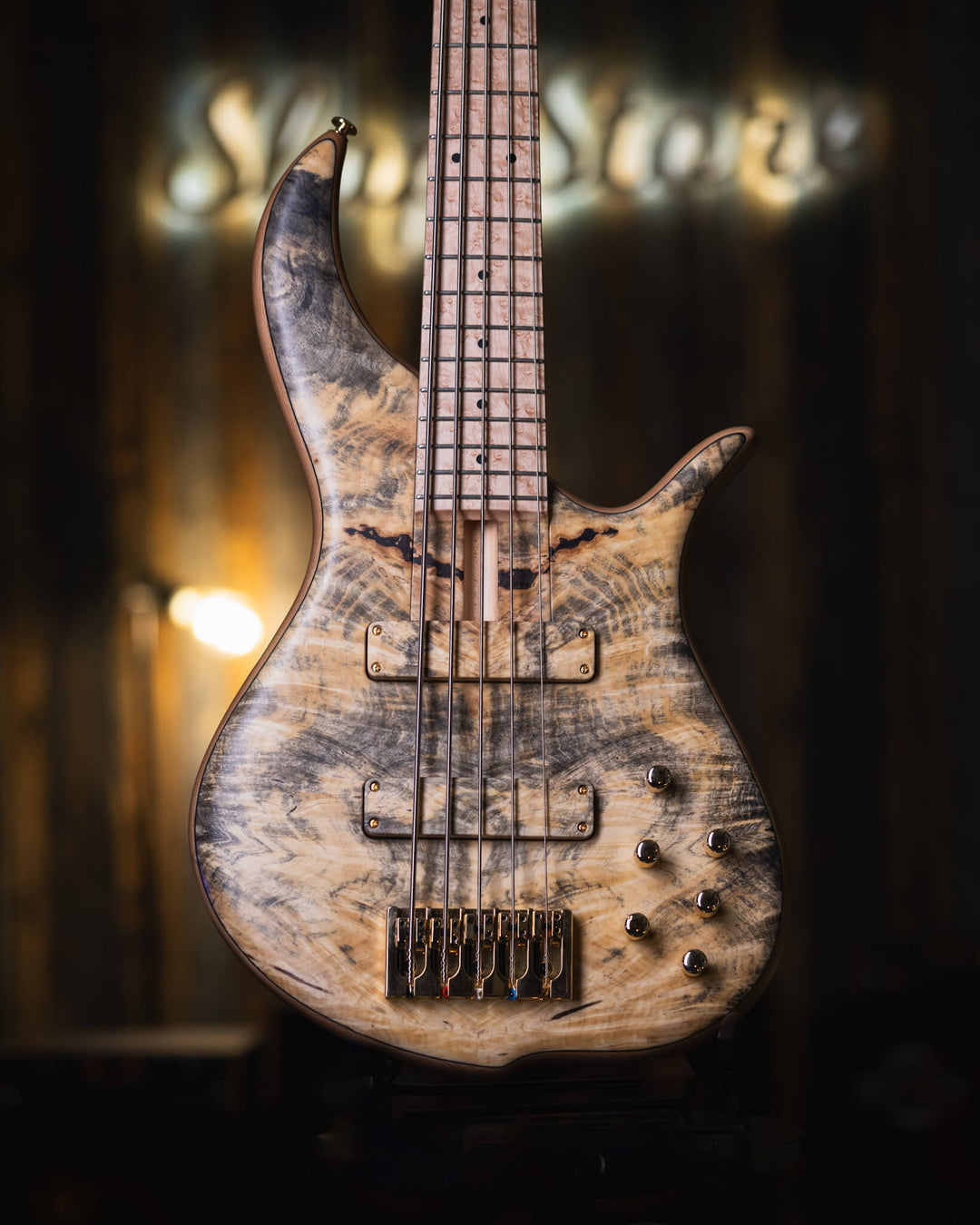 F Bass BN5 Buckeye Burl 2022 - Bajo Eléctrico | Gearhub 🌶️