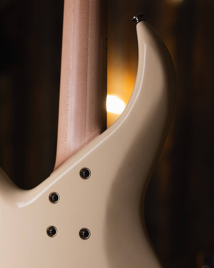 F Bass BN5 Olympic White 2018