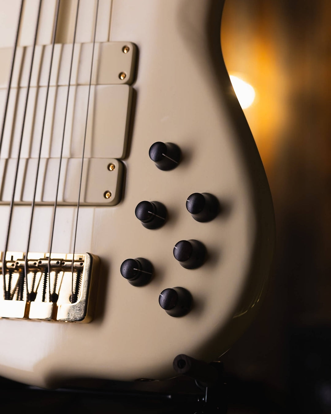 F Bass BN5 Olympic White 2018