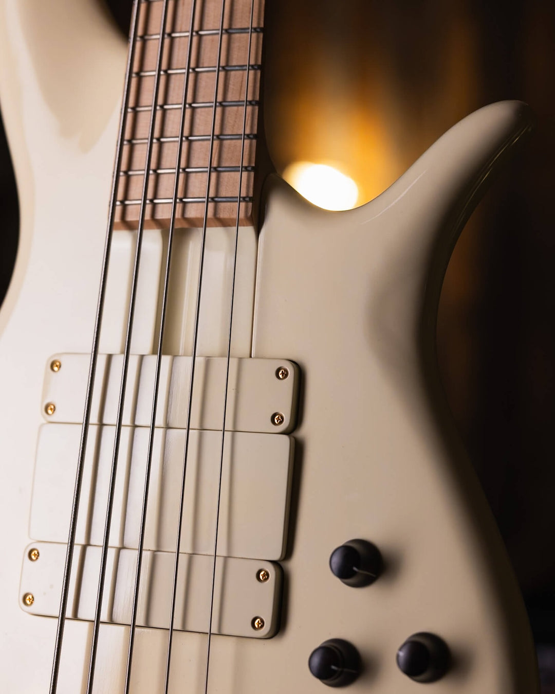 F Bass BN5 Olympic White 2018