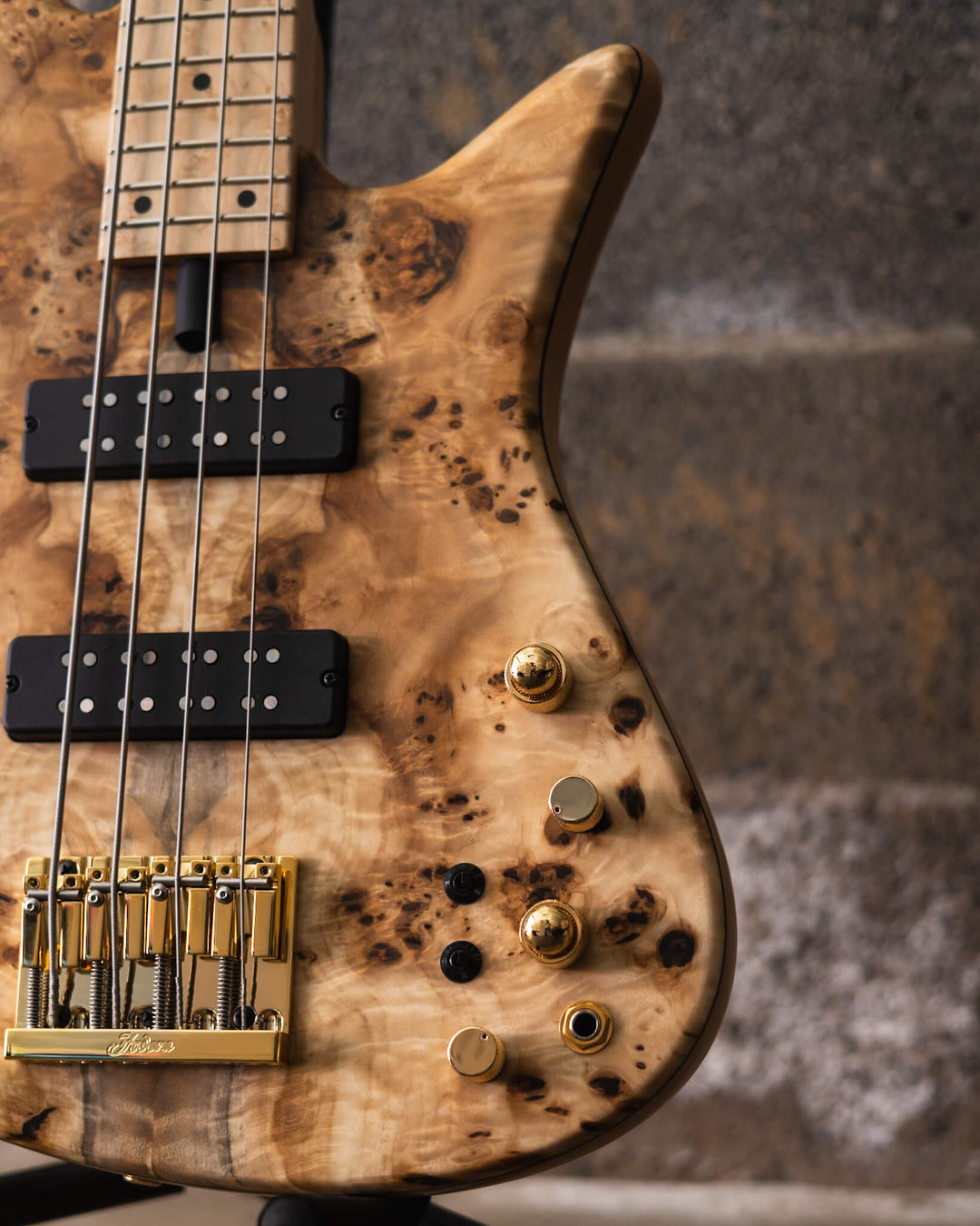 Fodera Emperor 4 Standard Special Poplar Burl (End-2024) - Bajo Eléctrico | Cuerpo • Modelo: Emperor 4 Standard Special• Madera: Alder • Top: Poplar Burl• Terminación: Satin Brazo • Madera: 3 Piezas de Hard-Rock Maple• Perfil: Standard • Terminación: Sati