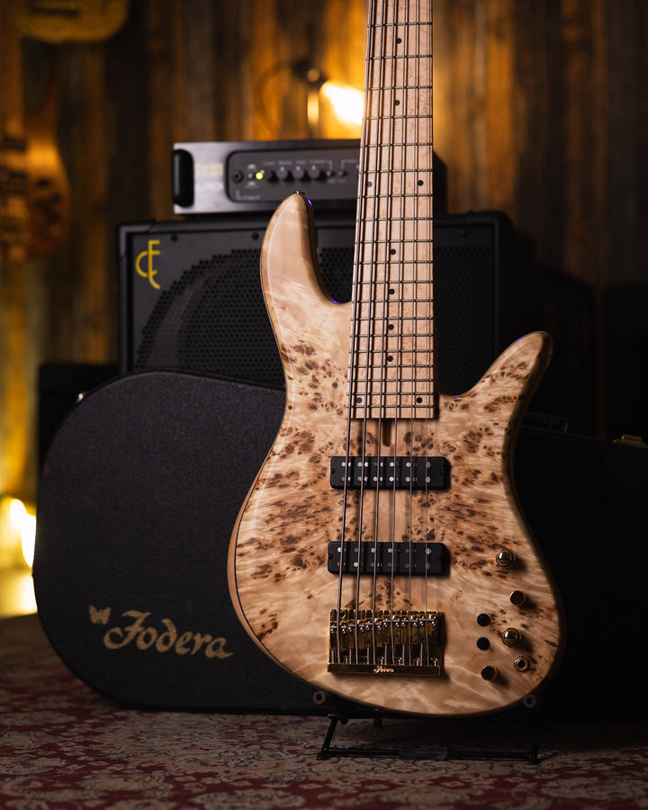 Fodera Emperor 6 Standard Special Poplar Burl 2023 - Bajo Eléctrico | Cuerpo • Modelo: Emperor 6 Standard Special• Madera: Alder • Top: Poplar Burl• Terminación: Satin Brazo • Madera: 3 Piezas de Hard-Rock Maple• Perfil: Standard • Terminación: Satin • Es