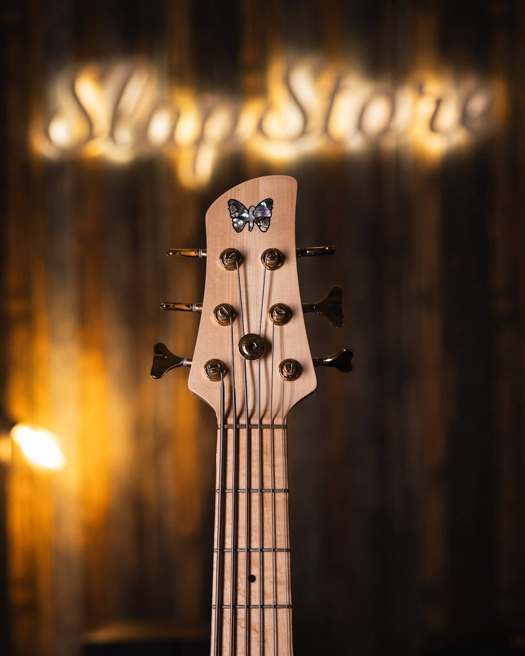 Fodera Emperor 6 Standard Special Poplar Burl 2023 - Bajo Eléctrico | Cuerpo • Modelo: Emperor 6 Standard Special• Madera: Alder • Top: Poplar Burl• Terminación: Satin Brazo • Madera: 3 Piezas de Hard-Rock Maple• Perfil: Standard • Terminación: Satin • Es