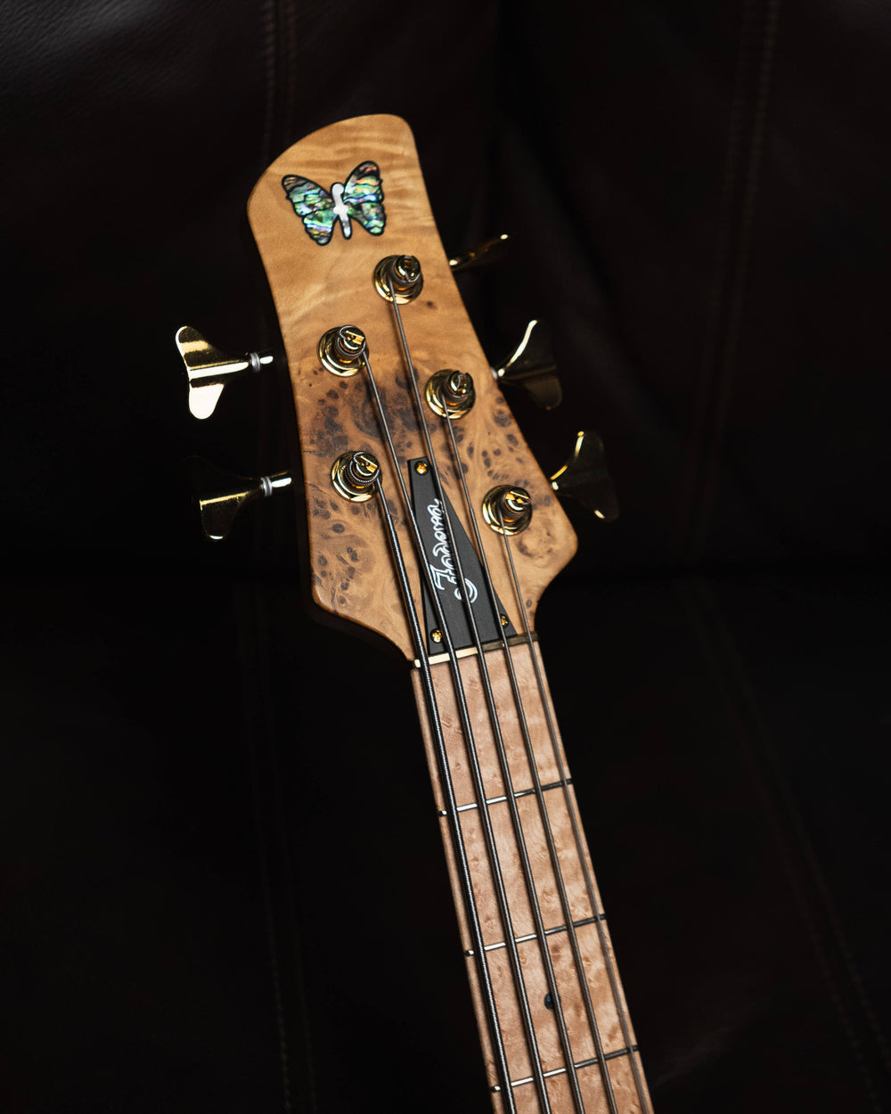 Fodera Imperial 5 Elite Poplar Burl - Bajo Eléctrico | Cuerpo • Modelo: Imperial • Madera: Mahogany, Flamed Maple Tone-Block • Top: Poplar Burl • Terminación: Matte Brazo • Madera: 3 Piezas de Hard-Rock Maple• Perfil: Thin/Fast• Terminación: Satin • Espac