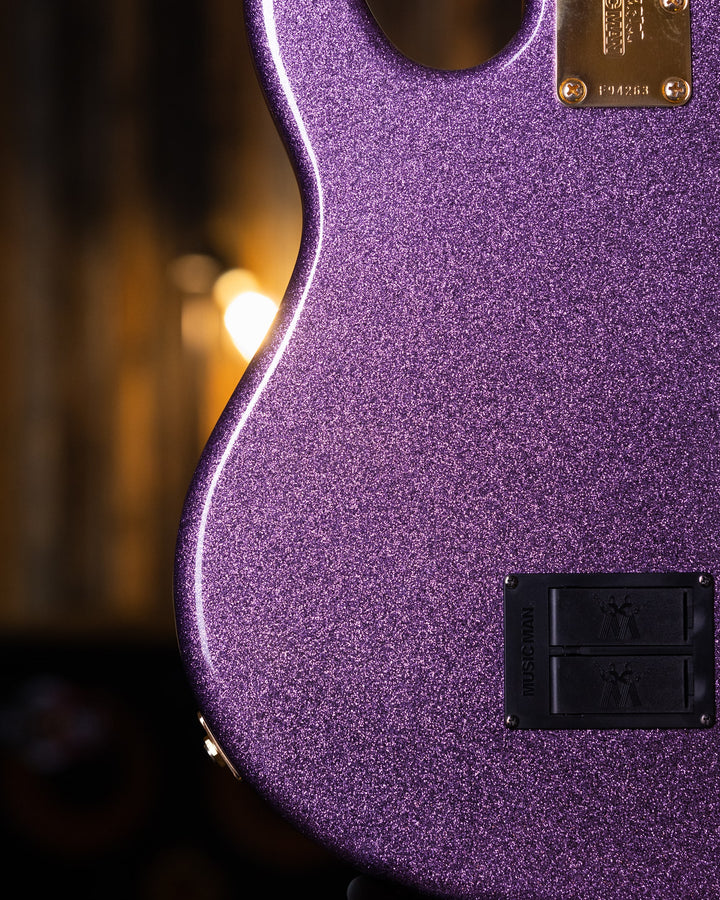 Musicman Stringray 5 Special 5 H Amethyst Sparkle 2021 - Bajo Eléctrico | El primer bajo diseñado completamente por Ernie Ball MusicMan, el Stingray 5, apareció en 1987 y desde ese momento se ha convertido en un estándar de la industria. El StingRay5 sati