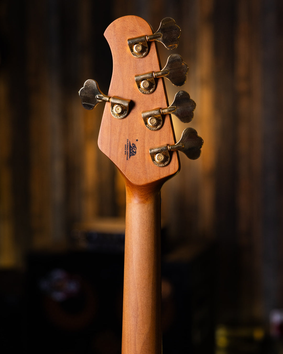 Musicman Stringray 5 Special 5 H Amethyst Sparkle 2021 - Bajo Eléctrico | El primer bajo diseñado completamente por Ernie Ball MusicMan, el Stingray 5, apareció en 1987 y desde ese momento se ha convertido en un estándar de la industria. El StingRay5 sati