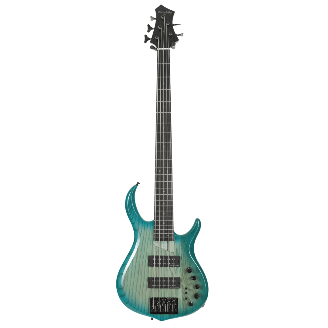 Sire M5-5 Transparent Blue (2nd Gen) - Bajo Eléctrico | Si me hubiesen mostrado los bajos Sire guiándonos solamente por el precio, habría tenido muchas dudas sobre qué tan buenos serían. Afortunadamente, tuve la oportunidad de ver uno y tocarlo sin saber