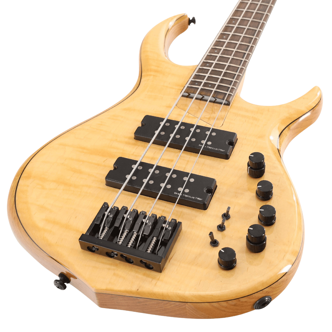 Sire M7 Ash Natural (2nd Gen) - Bajo Eléctrico | Si me hubiesen mostrado los bajos Sire guiándonos solamente por el precio, habría tenido muchas dudas sobre qué tan buenos serían. Afortunadamente, tuve la oportunidad de ver uno y tocarlo sin saber cuánto