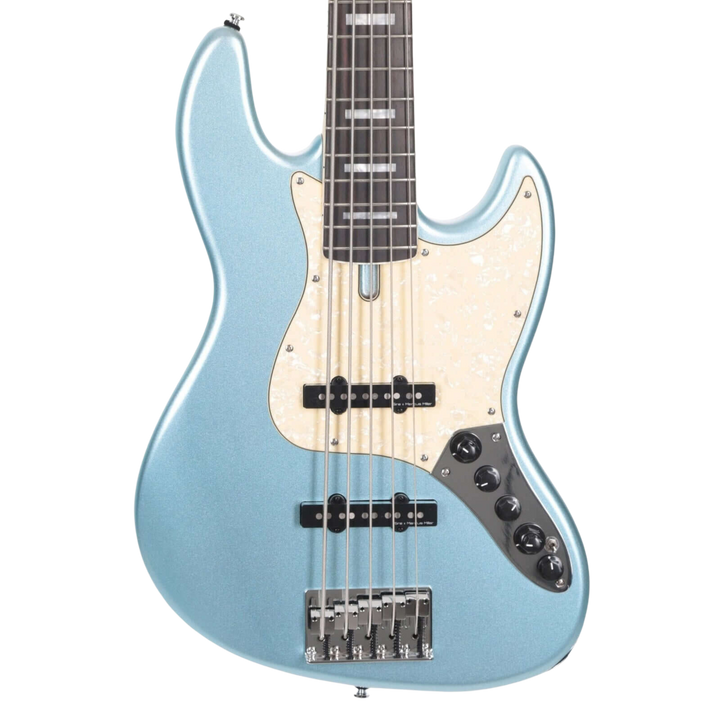 Sire V7 Alder-5 Lake Placid Blue (2nd Gen) - Bajo Eléctrico | Si me hubiesen mostrado los bajos Sire guiándonos solamente por el precio, habría tenido muchas dudas sobre qué tan buenos serían. Afortunadamente, tuve la oportunidad de ver uno y tocarlo sin
