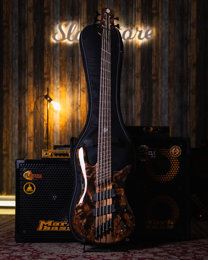 Spector NS5 Dimension Super Faded Black 2022 - Bajo Eléctrico | Con décadas de experiencia en la fabricación de bajos excepcionales, Spector ha llevado su construcción de alta calidad a nuevas alturas — ¡y profundidades! — con el NS Dimension. Este bajo d