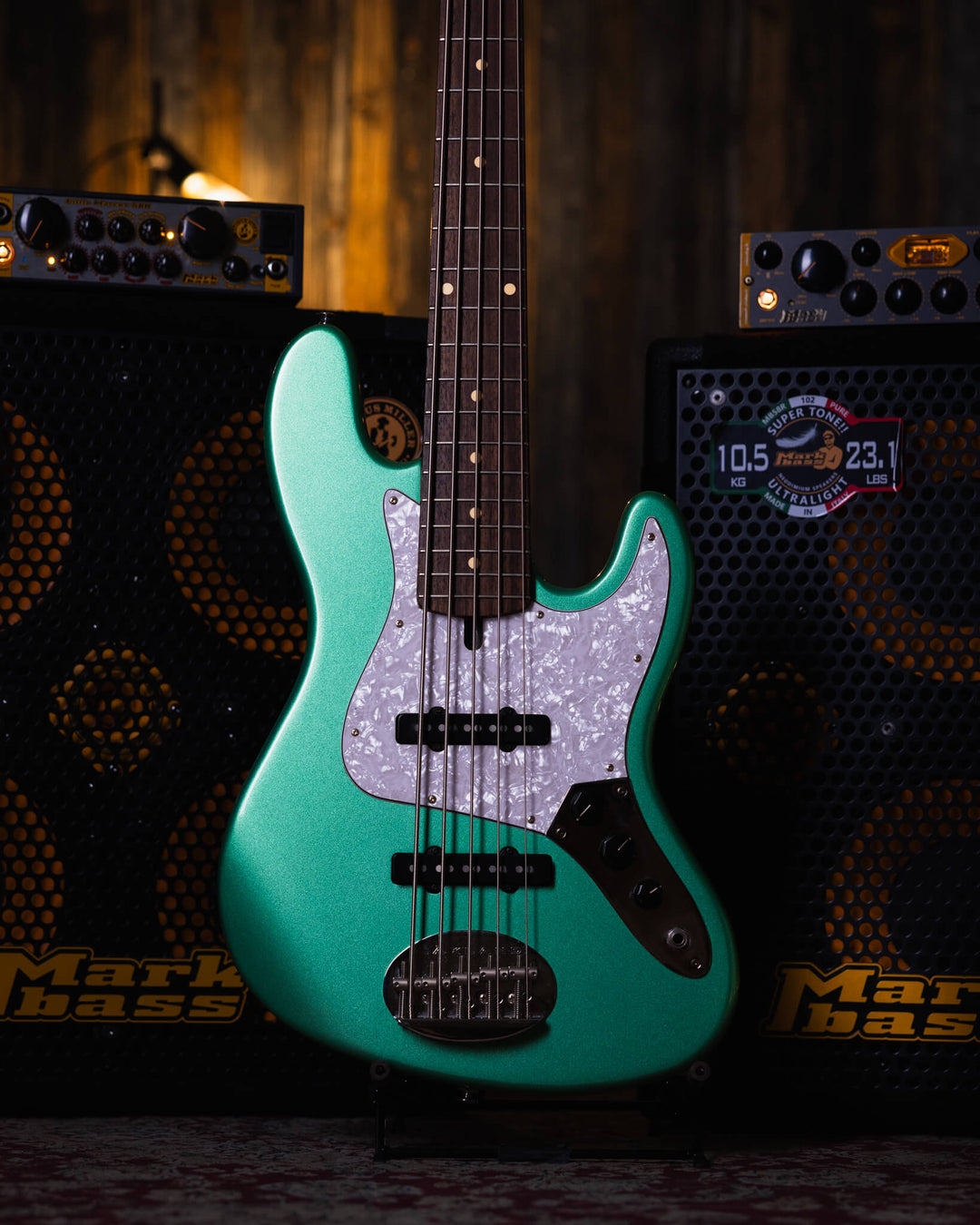 Lakland Skyland 55-60 Teal Green Metallic 2010 - Bajo Eléctrico | Trabajamos en el diseño de este instrumento para combinar los atributos más deseables de un J-bass vintage (el mástil delgado de la era de 1960, perillas de control concéntricas y las mejor