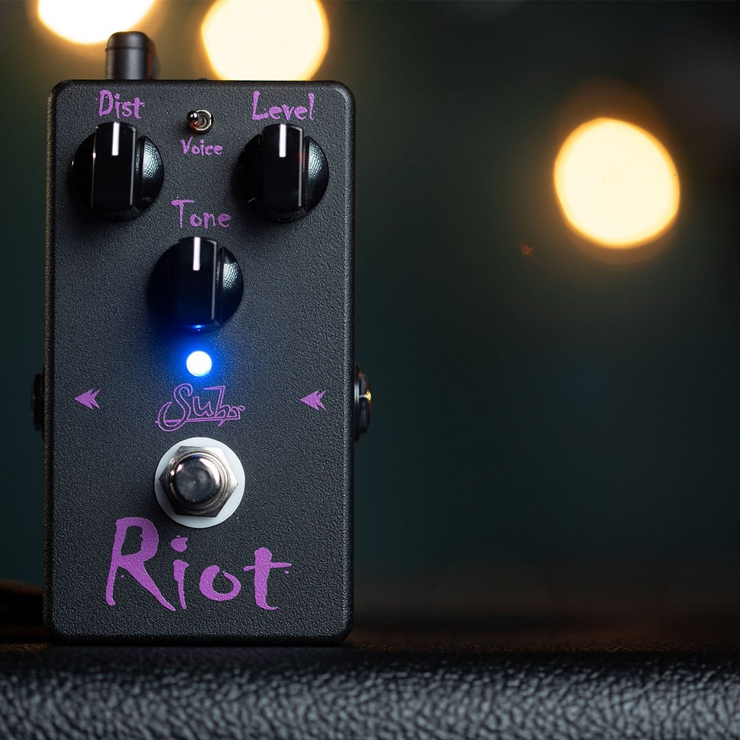 Suhr Riot Distortion Black Edition - Pedal de Guitarra