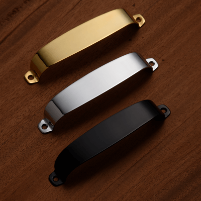 Atelier Z Pickup Fence Slim S | El Pickup Fence metálico de Atelier Z es el detalle perfecto para mejorar el aspecto de tu bajo. Están hechos de metal de alta calidad y se adaptan perfectamente a la posición de las cápsulas, proporcionando una mayor durab