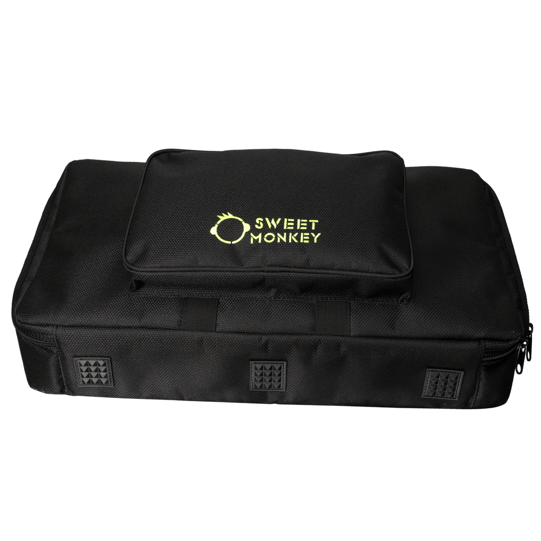 Sweet Monkey Softbag 2x6 para Pedalboard y Multiuso | Un bolso ideal para tu pedalboard modular Sweet Monkey 2x6No solo te sirve para tus pedalboard 2X6 sino que también puedes poner dos pedalboards modulares 2x3. Además lo podrás usar como multiuso, para