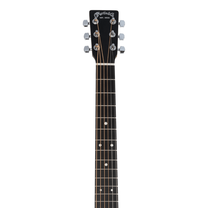 Martin & Co Junior Series DJR-10 Sapele - Guitarra Electroacústica | De la gran familia de guitarras Martin ahora te presentamos la Martin DJr-10 Guitar. Su cuerpo delgado tipo Dreadnought Junior, con profundidad 000, está diseñado pensando en un gran son