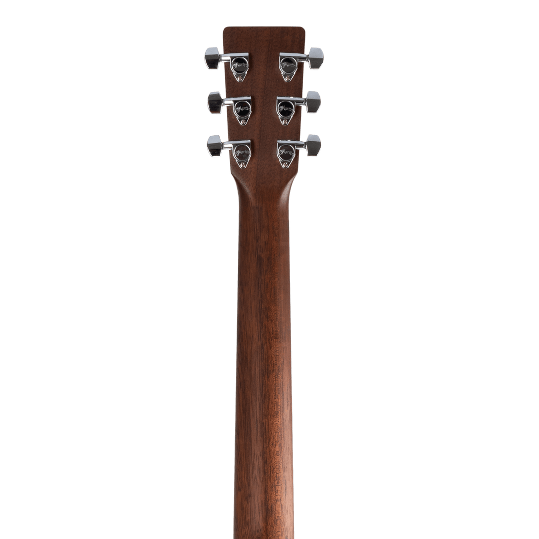 Martin & Co Junior Series DJR-10 Sapele - Guitarra Electroacústica | De la gran familia de guitarras Martin ahora te presentamos la Martin DJr-10 Guitar. Su cuerpo delgado tipo Dreadnought Junior, con profundidad 000, está diseñado pensando en un gran son