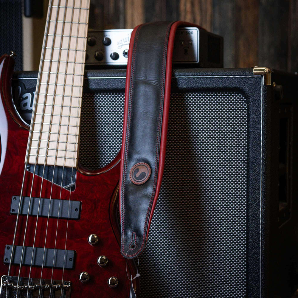 Ergostraps Ferrari 3" | * Correa de instrumento musical. Foto referencial: Al ser un producto de cuero, el color puede variar ligeramente. | Gearhub