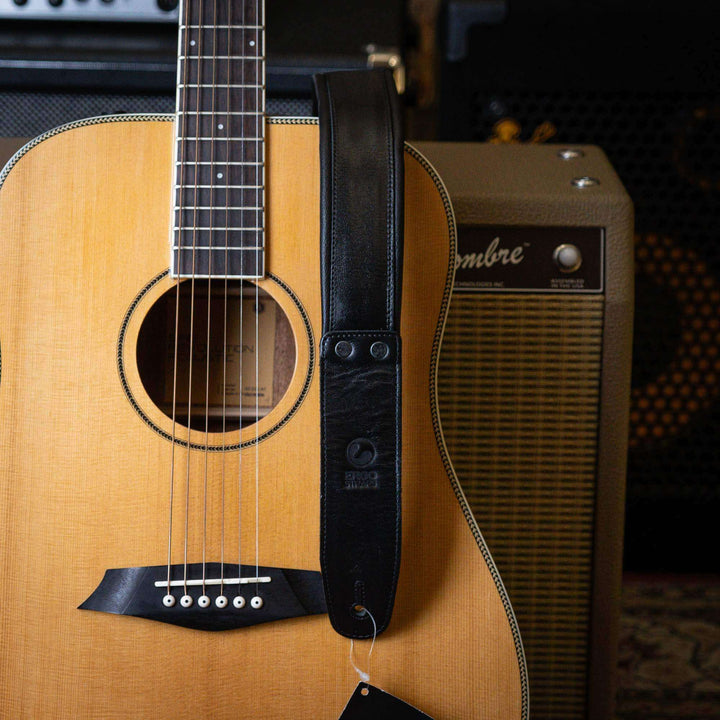 Ergostraps G-Lite 2" Black | * Correa de instrumento musical. Foto referencial: Al ser un producto de cuero, el color puede variar ligeramente. | Gearhub