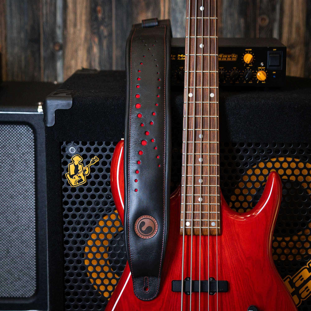 Ergostraps Galaxy 3" Black & Red | * Correa de instrumento musical. Foto referencial: Al ser un producto de cuero, el color puede variar ligeramente. | Gearhub