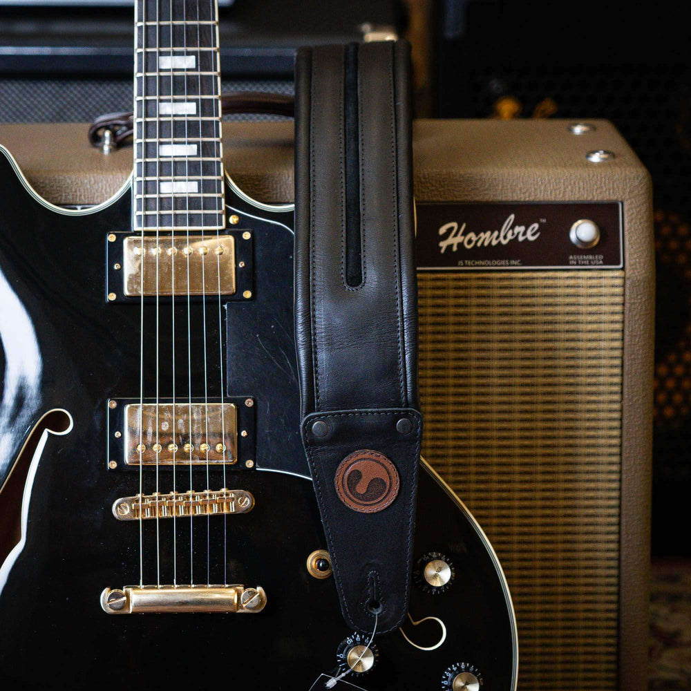 Ergostraps Neo 3" Black | * Correa de instrumento musical. Foto referencial: Al ser un producto de cuero, el color puede variar ligeramente. | Gearhub