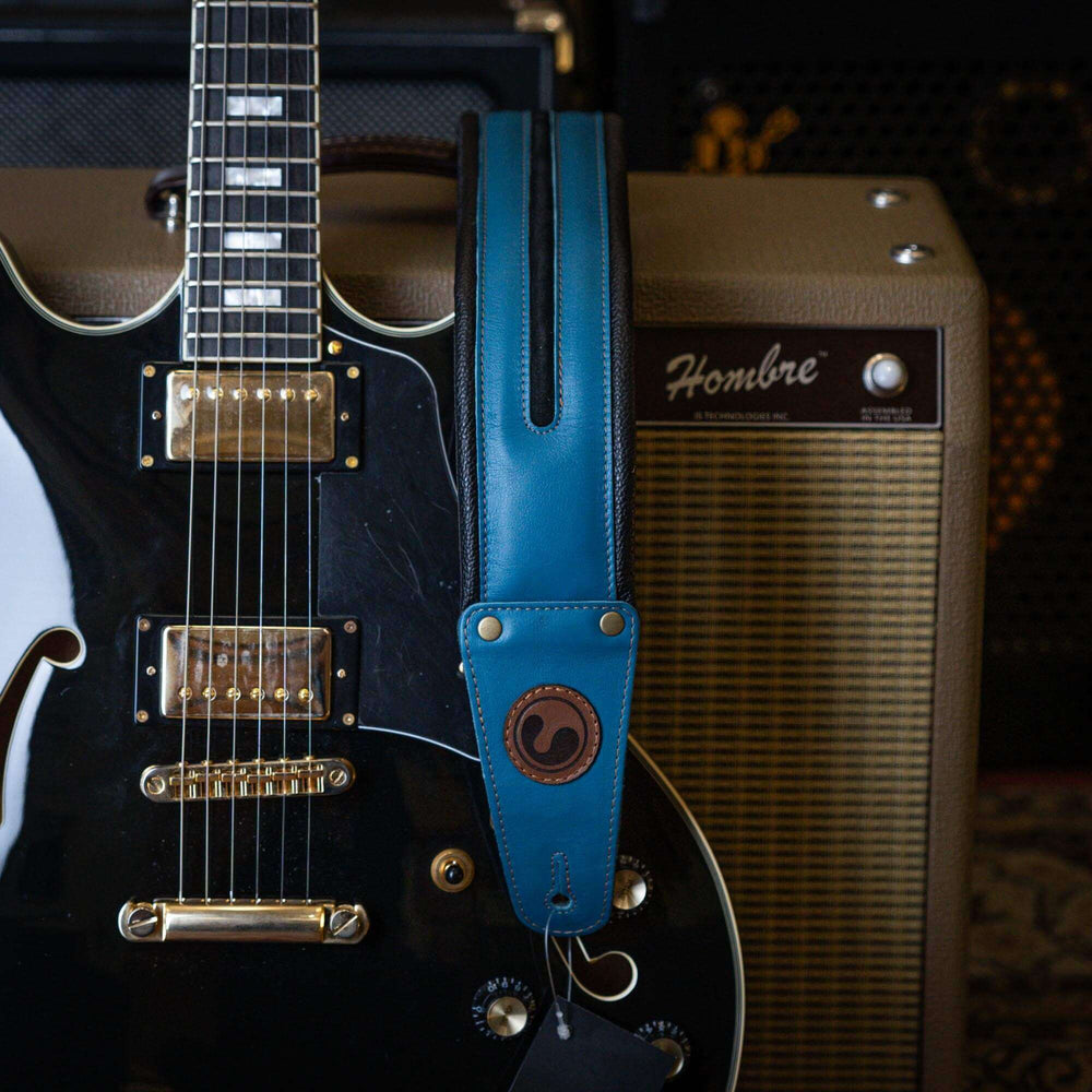 Ergostraps Neo 3" Blue | * Correa de instrumento musical. Foto referencial: Al ser un producto de cuero, el color puede variar ligeramente. | Gearhub