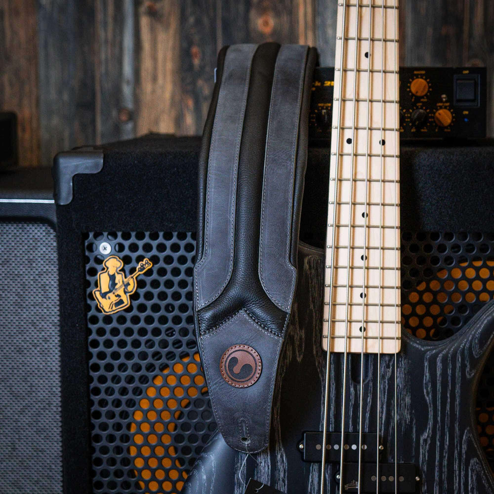 Ergostraps River 4" Grey Black | * Correa de instrumento musical. Foto referencial: Al ser un producto de cuero, el color puede variar ligeramente. | Gearhub