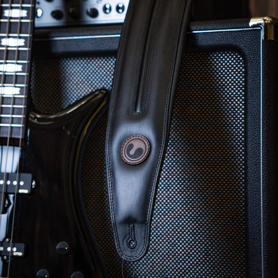 Ergostraps Rocket 4" Black | * Foto referencial: Al ser un producto de cuero, el color puede variar ligeramente. | Gearhub