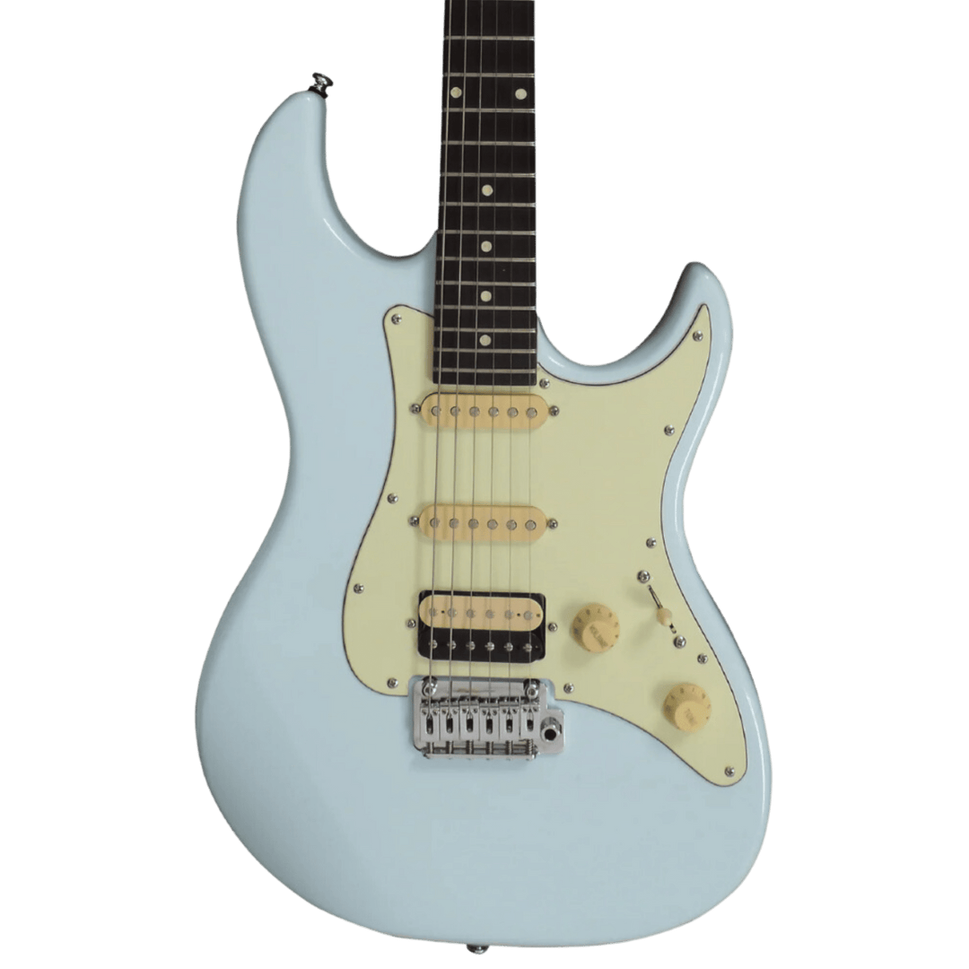 Sire S3 Sonic Blue - Guitarra Eléctrica | La guitarra eléctrica tradicional en forma de S se mejora con especificaciones electrónicas y de hardware diseñadas por Larry Carlton para adaptarse a la mayoría de los estilos de guitarra, desde el clásico hasta