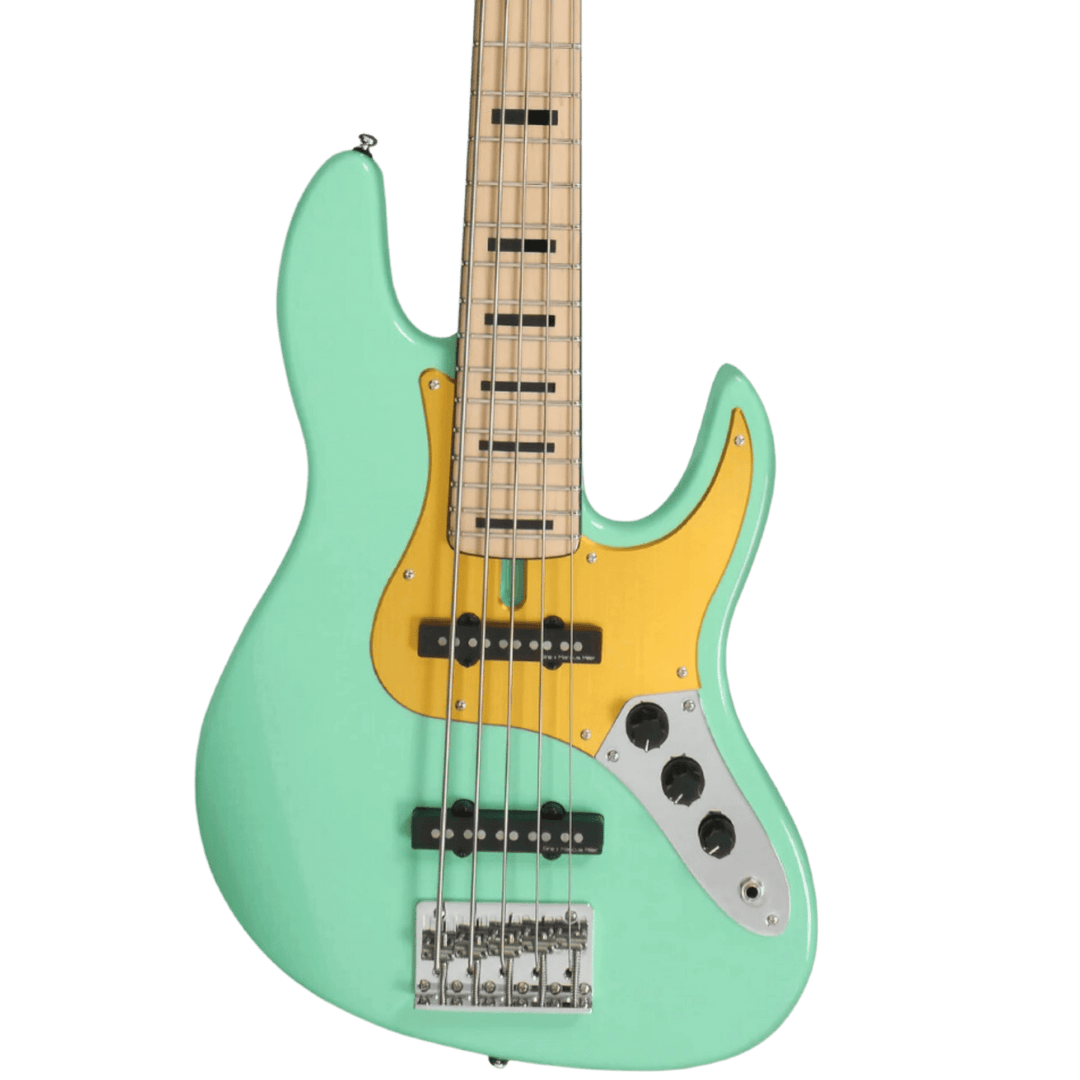 Sire V5-24 5 Mild Green - Bajo Eléctrico | Si me hubiesen mostrado los bajos Sire guiándonos solamente por el precio, habría tenido muchas dudas sobre qué tan buenos serían. Afortunadamente, tuve la oportunidad de ver uno y tocarlo sin saber cuánto costab