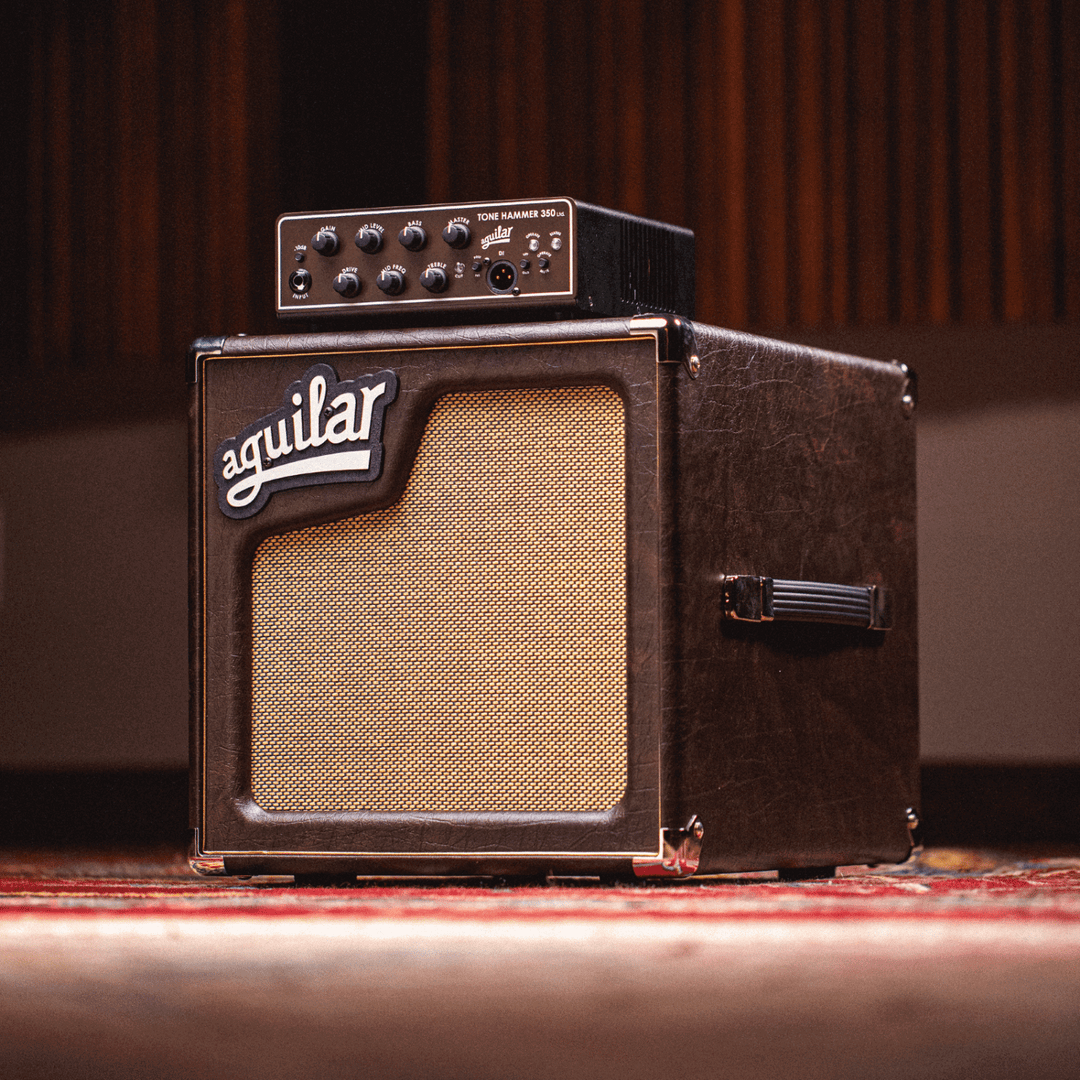 Aguilar SL 110 Chocolate Brown - Gabinete de Bajo | El gabinete Aguilar SL 110 es un altavoz de alta calidad con un solo altavoz de 10 pulgadas, una potencia de 175 Watts y una impedancia de 8 ohmios. Su atractivo diseño en tono "Chocolate Brown" le confi