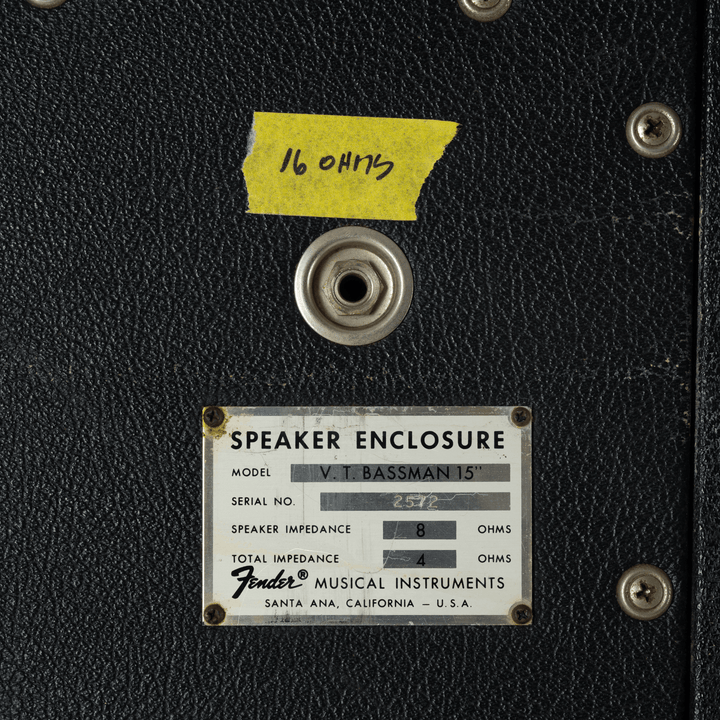 1969 Fender Bassman Amp (Head) + Fender 2x15" (Cab) - Amplificador de Guitarra o Bajo | Este amplificador es un clásico absoluto de Fender. El tono limpio es absolutamente imbatible. El gabinete proporciona una gran cantidad de fuerza, claridad y graves.