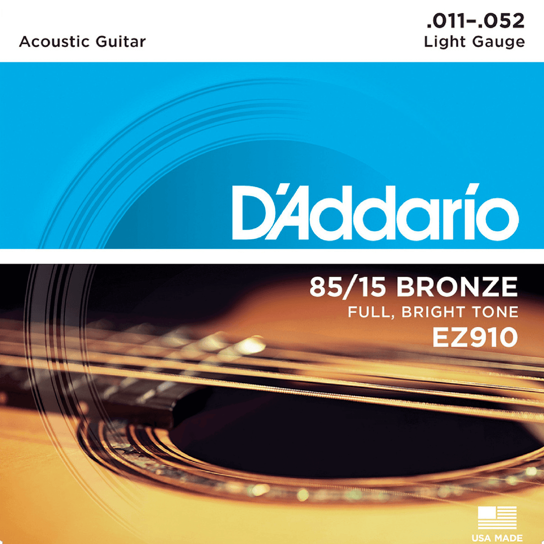 D'Addario Light EZ910 (11-52) - Cuerdas Guitarra Acústica | Las cuerdas D’Addario 85/15 Bronze EZ cuentan con una aleación de cobre y zinc especialmente formulada que brinda el tono vintage brillante de 80/20 con las cualidades de vida prolongada del bron