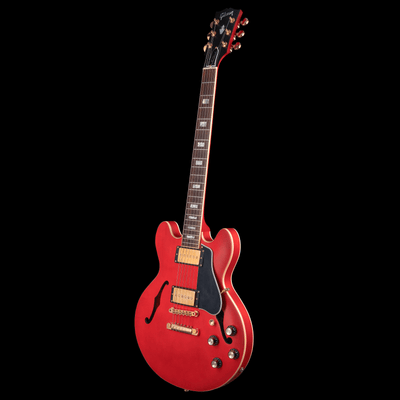 Gibson Memphis ES-339 Satin Cherry - $3599990 - Gearhub - La guitarra eléctrica de cuerpo semihollow Gibson Memphis ES-339 brinda el sonido, la facilidad de ejecución y la versatilidad legendaria de las guitarras más grandes de la serie ES de Gibson y lo ofrece todo en un tamaño de cuerpo más pequeño que es ideal para los guitarristas que se sienten más cómodos con los instrumentos de cuerpo sólido. La tapa de Maple ligeramente arqueada adorna un cuerpo de Maple delgado con un bloque central de Maple sólido