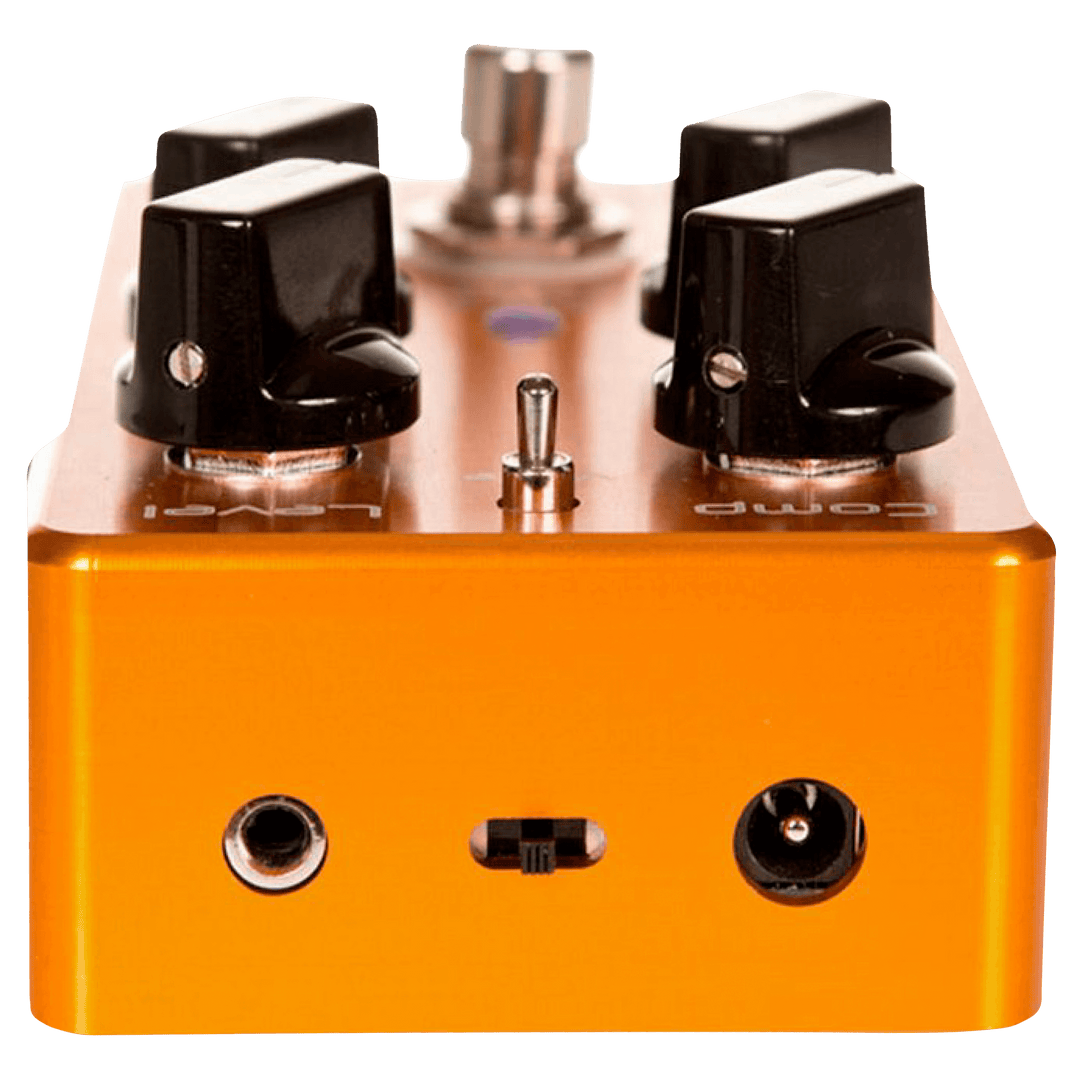 Suhr Koji Comp - Pedal de Guitarra o Bajo | El Koji Comp es un compresor analógico versátil, diseñado para ofrecer una gran cantidad de efectos de compresión de estilo antiguo y moderno sin comprometer su tono. Con un simple giro del control Mix o el inte