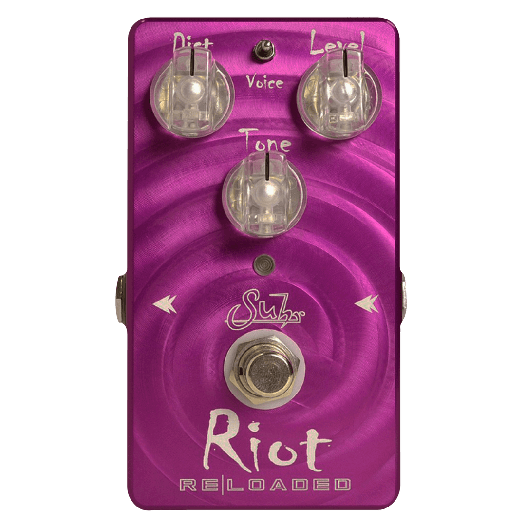 Suhr Riot Reloaded - Pedal de Guitarra | Riot Reloaded es el resultado de incontables horas de escuchar, probar y ajustar nuestro circuito de distorsión original para crear un pedal que es como un amplificador, agresivo, directo y con más ganancia (30 % m