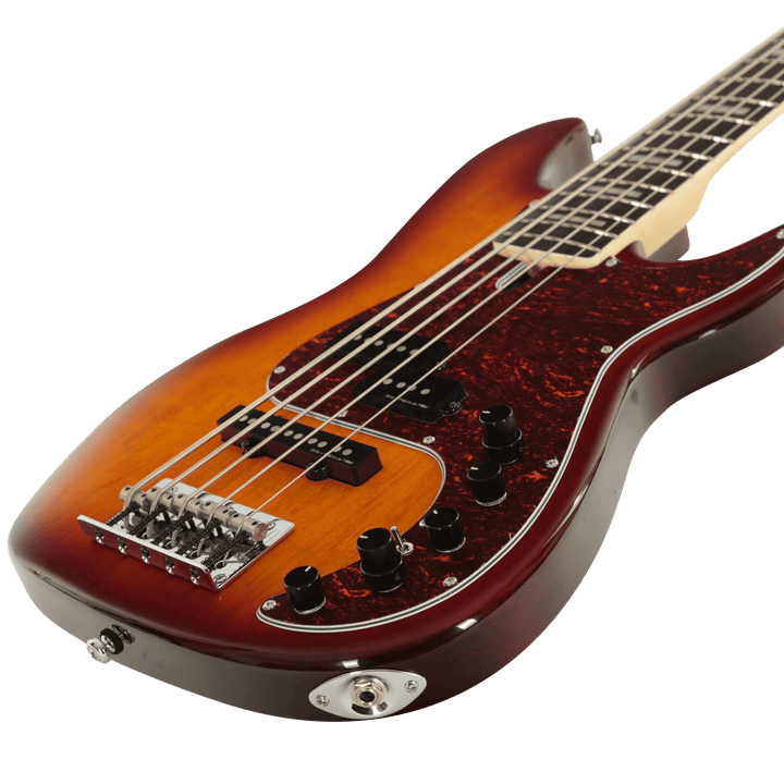Sire P7 Alder-5 Tobacco Sunburst (2nd Gen) - Bajo Eléctrico | Si me hubiesen mostrado los bajos Sire guiándonos solamente por el precio, habría tenido muchas dudas sobre qué tan buenos serían. Afortunadamente, tuve la oportunidad de ver uno y tocarlo sin