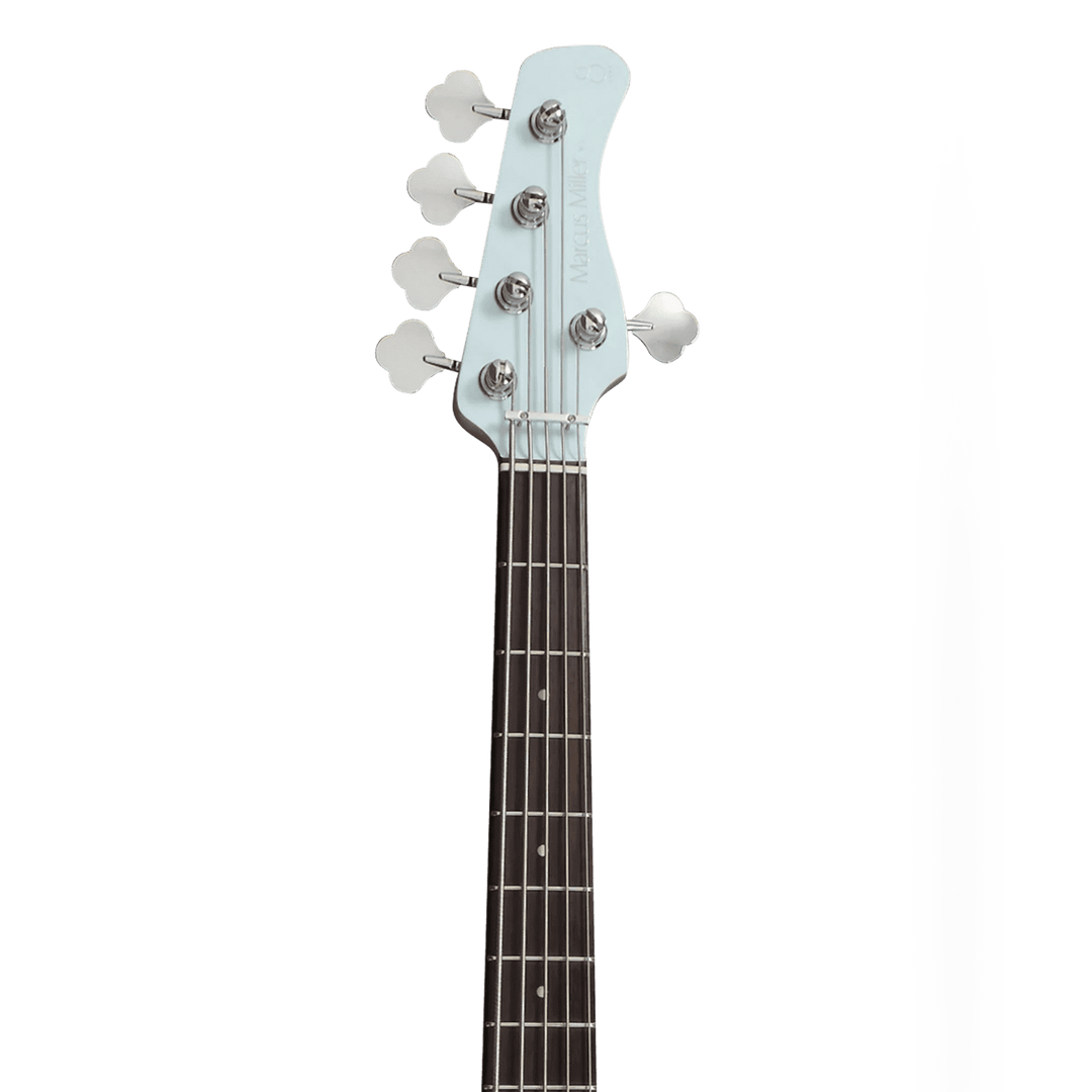 Sire V3-5 Sonic Blue (2nd Gen) - Bajo Eléctrico | Si me hubiesen mostrado los bajos Sire guiándonos solamente por el precio, habría tenido muchas dudas sobre qué tan buenos serían. Afortunadamente, tuve la oportunidad de ver uno y tocarlo sin saber cuánto